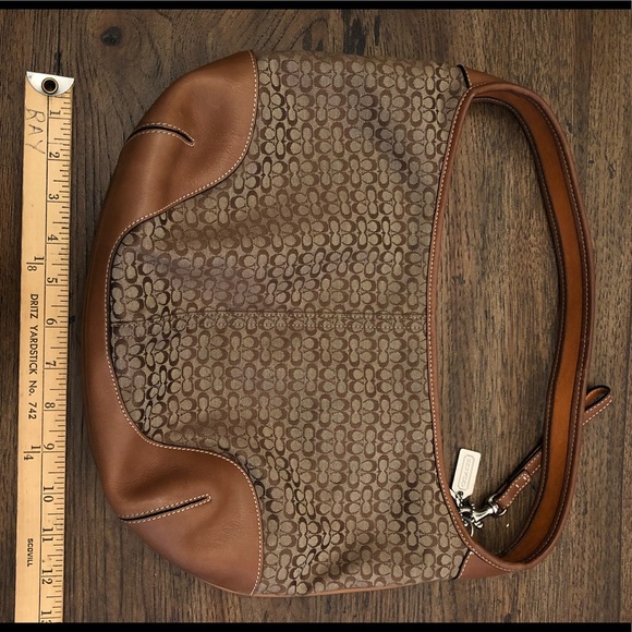 Coach medium sized purse - Picture 4 of 5